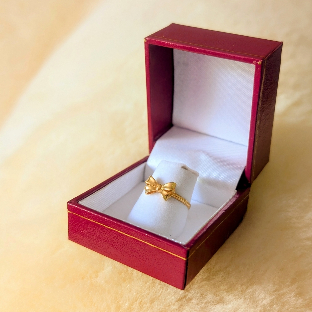 Real 18K Saudi Gold Ribbon Ring